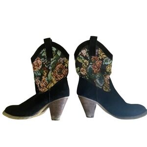 Very Volatile Cowboy Boots‎ Women's Size 8 Black Suede Floral Tapestry Western
